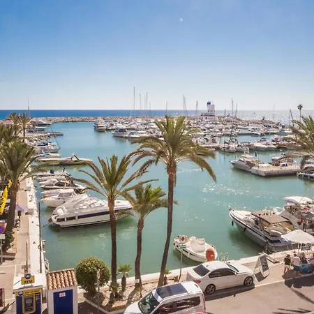 Marina Apartments, 638 *